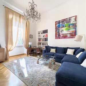 https://home-the-river.it-romehotels.com