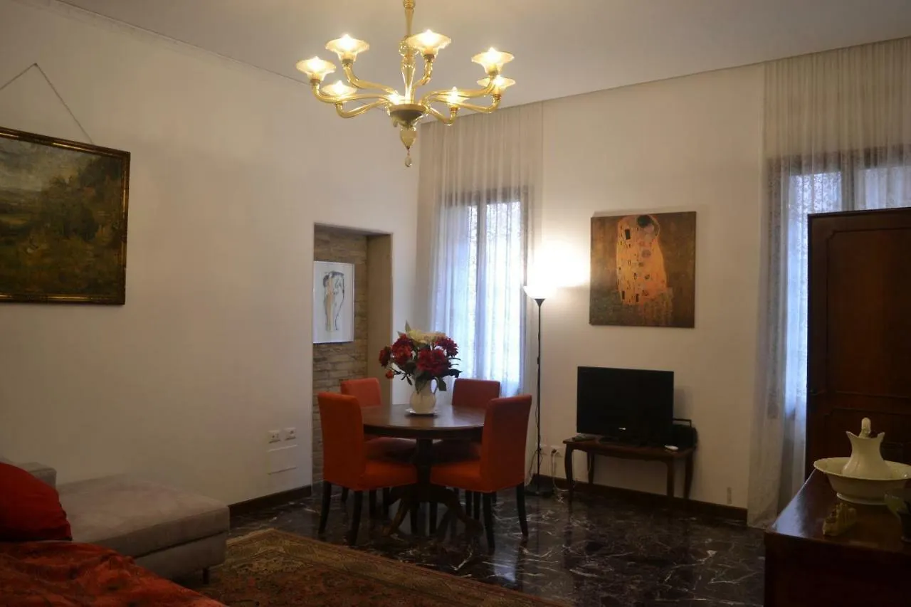 Castello 5888 B, Santa Marina, Calle Marcello, Canale Venice Apartment
