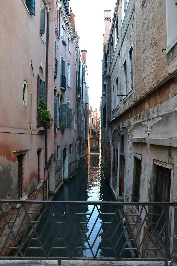Castello 5888 B, Santa Marina, Calle Marcello, Canale Venice
