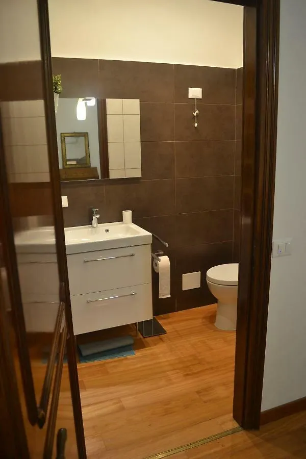 Castello 5888 B, Santa Marina, Calle Marcello, Canale Venice Apartment