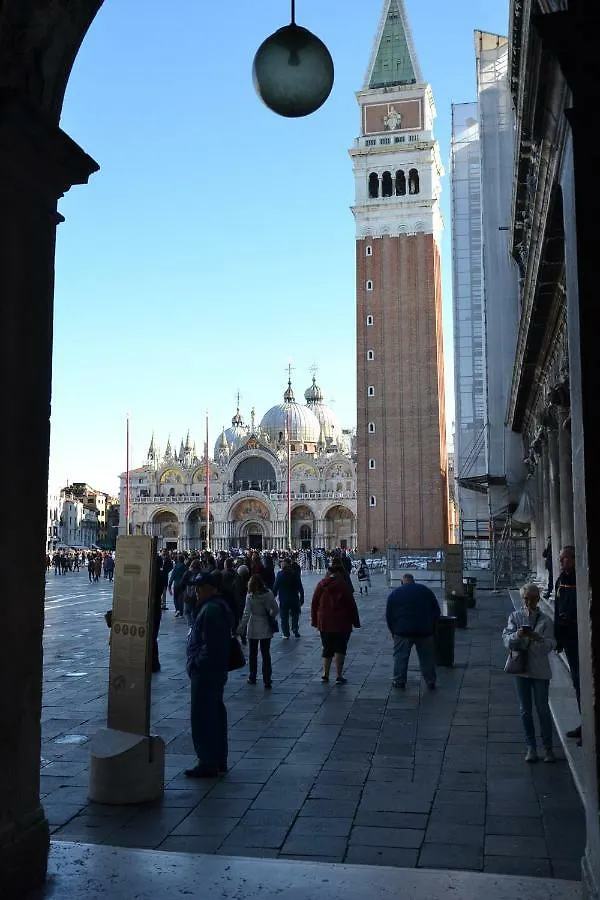 Castello 5888 B, Santa Marina, Calle Marcello, Canale Venedig Italien
