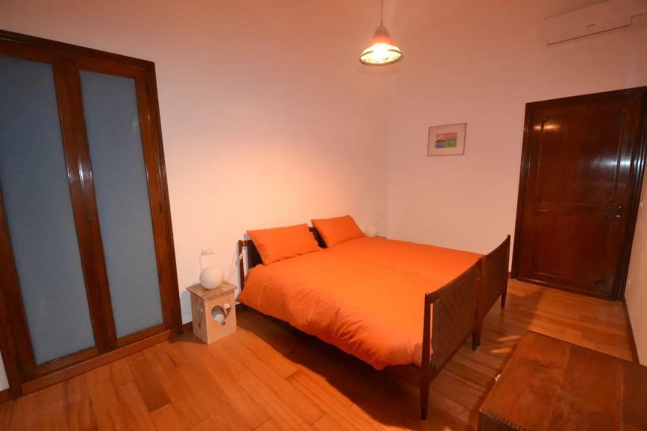 Castello 5888 B, Santa Marina, Calle Marcello, Canale Venice Apartment