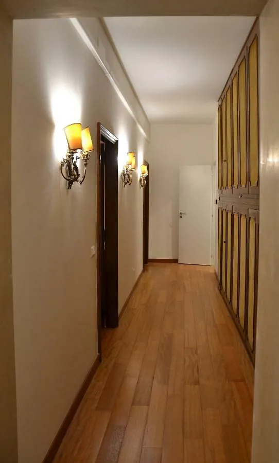 Apartment Castello 5888 B, Santa Marina, Calle Marcello, Canale Venice
