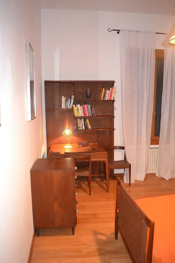 Castello 5888 B, Santa Marina, Calle Marcello, Canale Venice